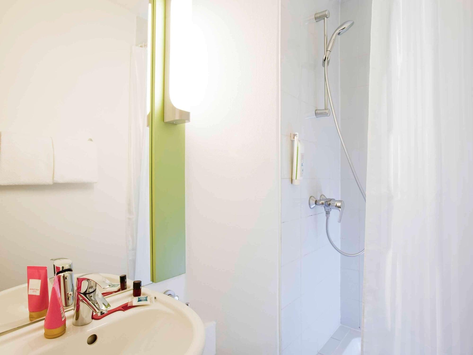 Ibis Budget Centre 2*